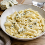 Cremet pasta med gorgonzola og frisk persille