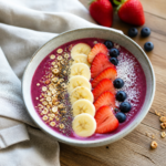 Smoothie bowl med frugter og toppings